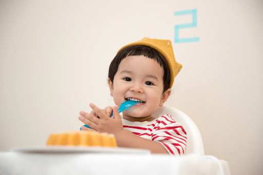boy eating
